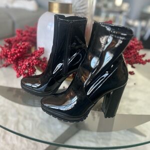 Aldo Bridda Patent Leather Booties – Chunky Heel, Whimsygoth Vibe, Size 8.5